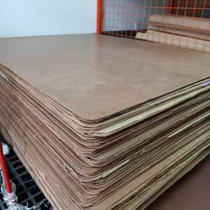 Láminas Usadas de Madeflex 142 x 112  x 0.32 cm